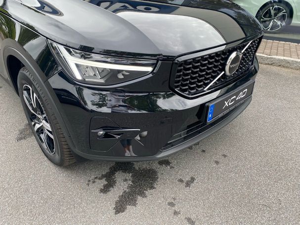 Volvo XC40 B3 Plus Dark 120 kW image number 5