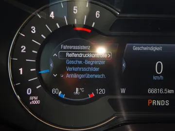 Car image 40