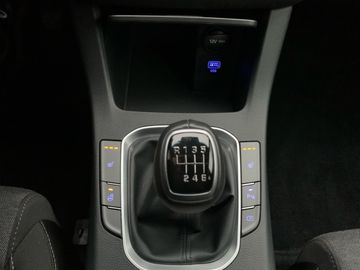 Car image 24