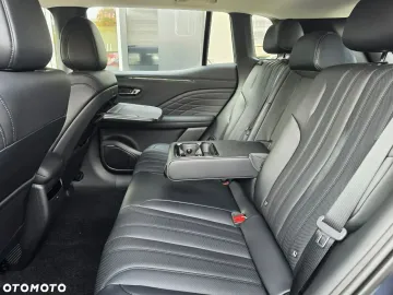 Car image 39