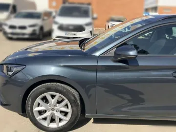 Car image 27
