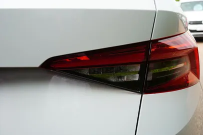 Car image 31