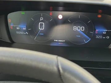 Car image 24