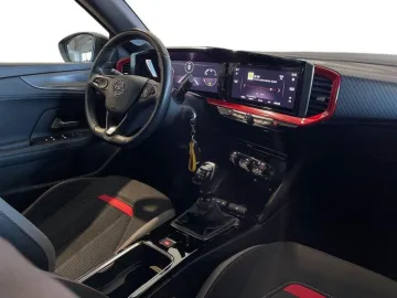 Car image 15