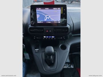 Car image 28