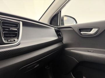 Car image 40