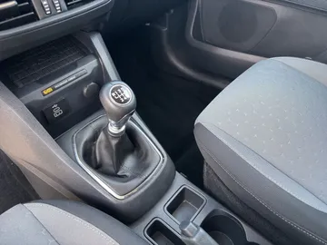 Car image 22