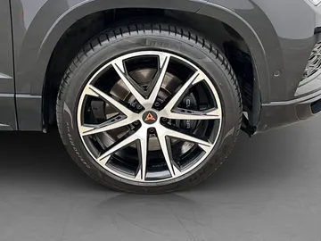 Car image 35