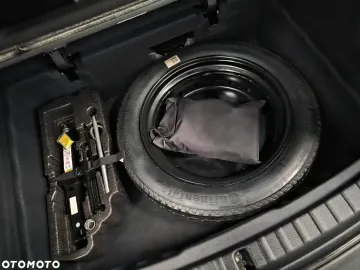 Car image 40