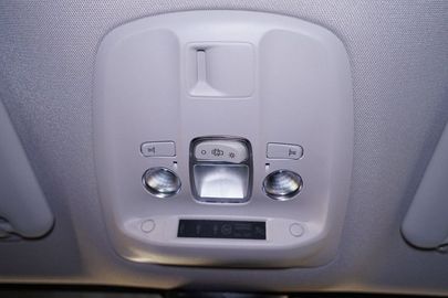 Car image 33