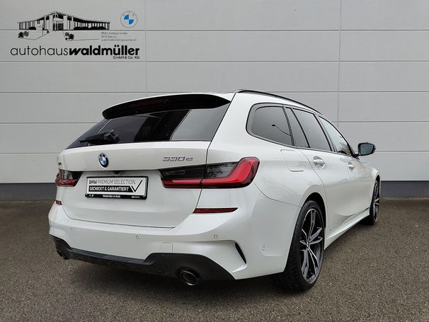 BMW 330 e Touring M Sport xDrive 215 kW image number 4