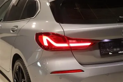 Car image 24