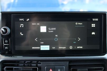 Car image 37