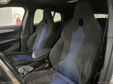 Car image 37