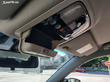 Car image 34