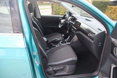 Car image 10