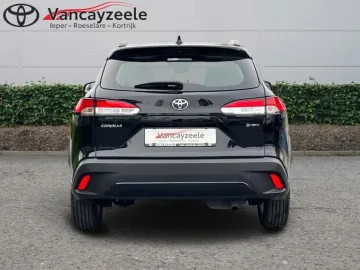 Car image 3