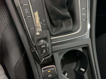 Car image 37