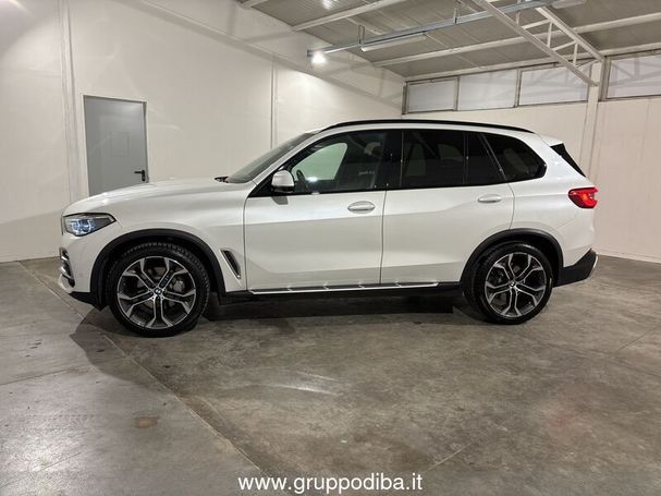 BMW X5 xDrive30d xLine 195 kW image number 8