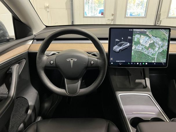 Tesla Model Y Long Range AWD 378 kW image number 15