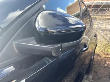 Car image 34