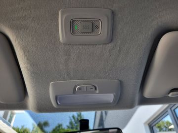 Car image 30