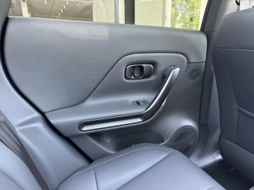 Car image 33