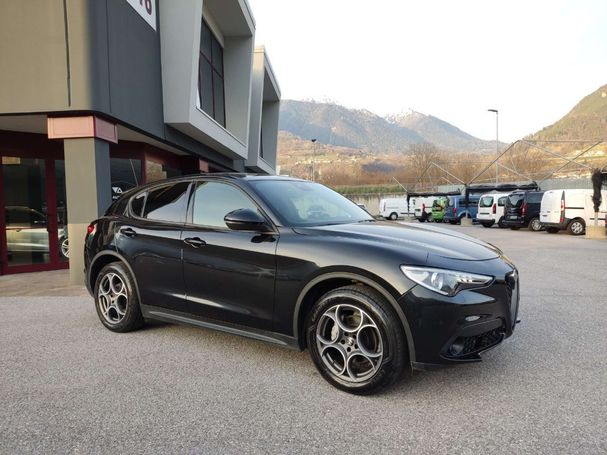 Alfa Romeo Stelvio AT8 Q4 140 kW image number 2