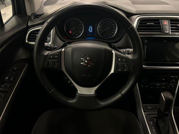 Car image 14