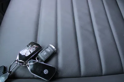 Car image 28