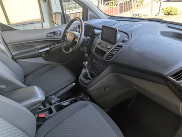 Car image 29
