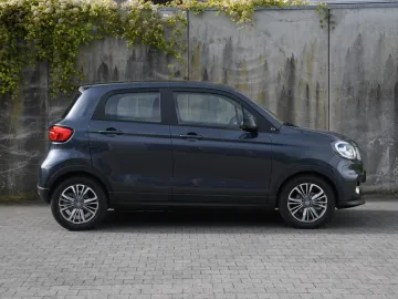 Car image 2