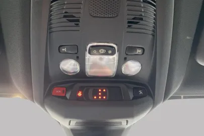 Car image 38