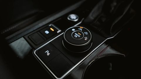 Car image 21