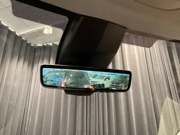 Car image 38