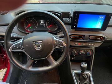 Car image 14