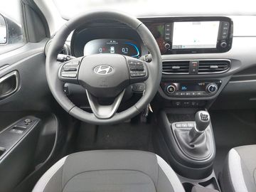 Car image 10