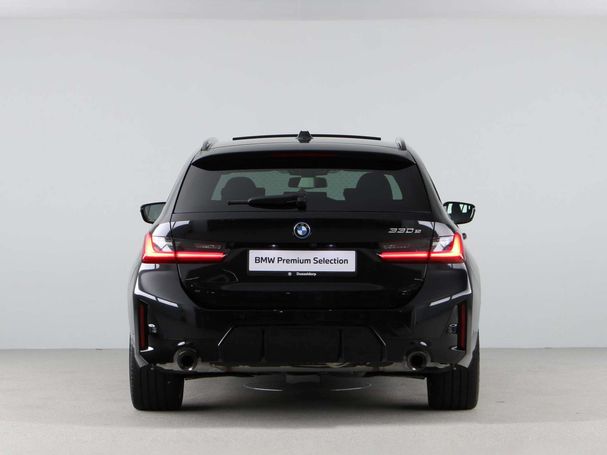 BMW 330e Touring 215 kW image number 10