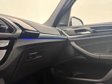 Car image 46