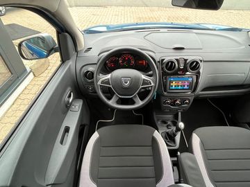 Car image 11