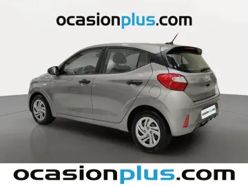 Car image 3