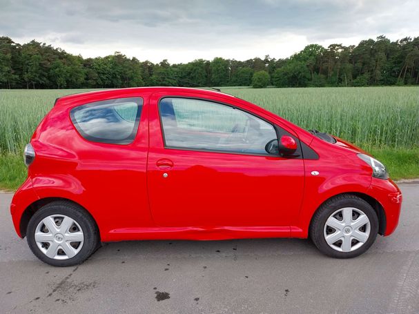 Toyota Aygo 50 kW image number 4