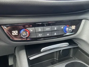 Car image 48