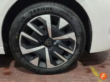 Car image 22