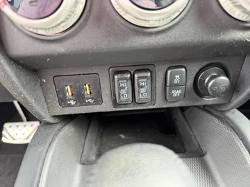 Car image 29