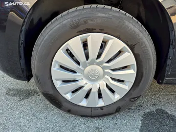 Car image 28