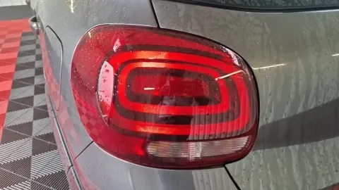 Car image 30