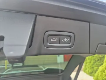 Car image 42