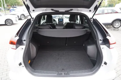 Car image 34