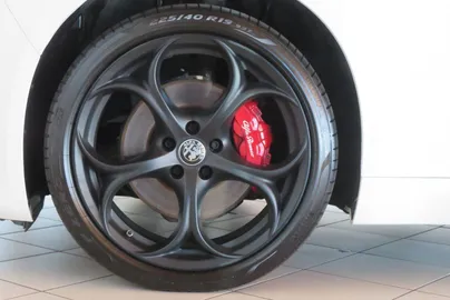 Car image 24